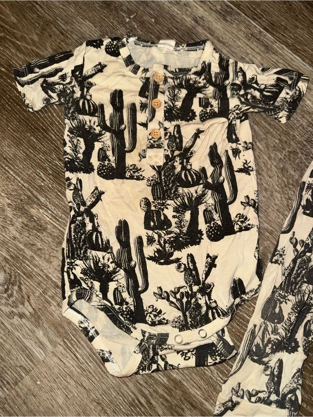 🌵🤍 Kate Quinn Cactus Desert Bamboo Henley Set – Mixed Sizes | GUC 🤍🌵